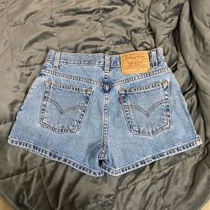 Vintage Levi’s Denim Shorts Size 7